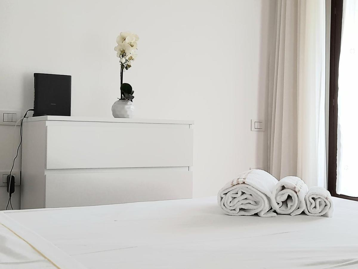 Da Sofia Apartment-Parking Кальярі Екстер'єр фото