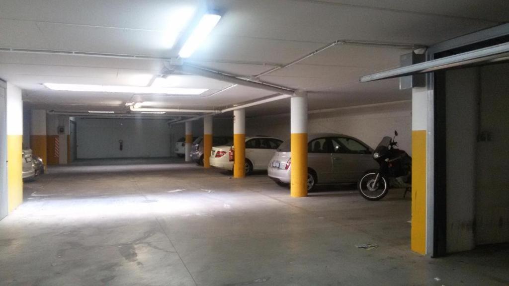 Da Sofia Apartment-Parking Кальярі Екстер'єр фото